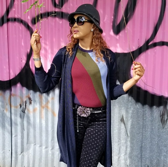 Giorgio Armani Sweater - Picture 2 of 3